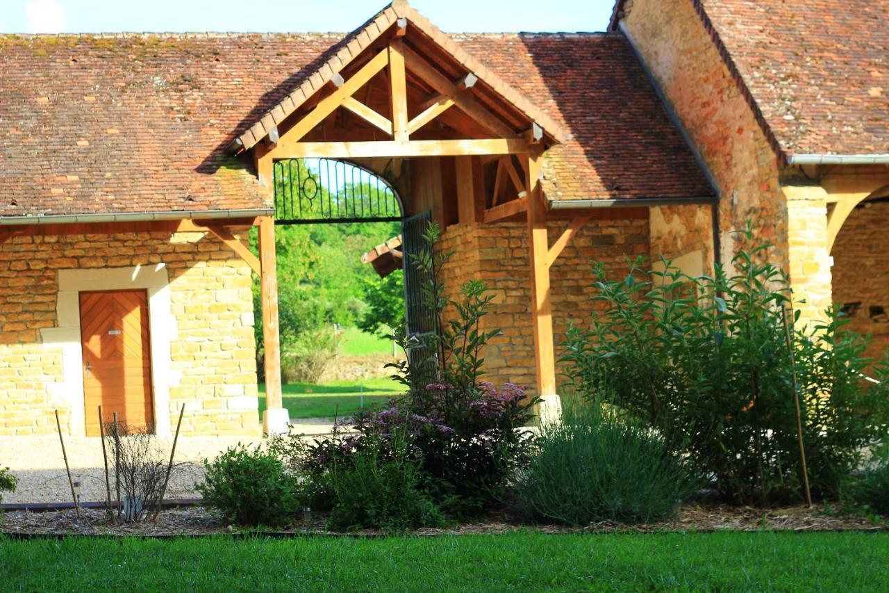 Domaine De Bersaillin Hotel Exterior photo